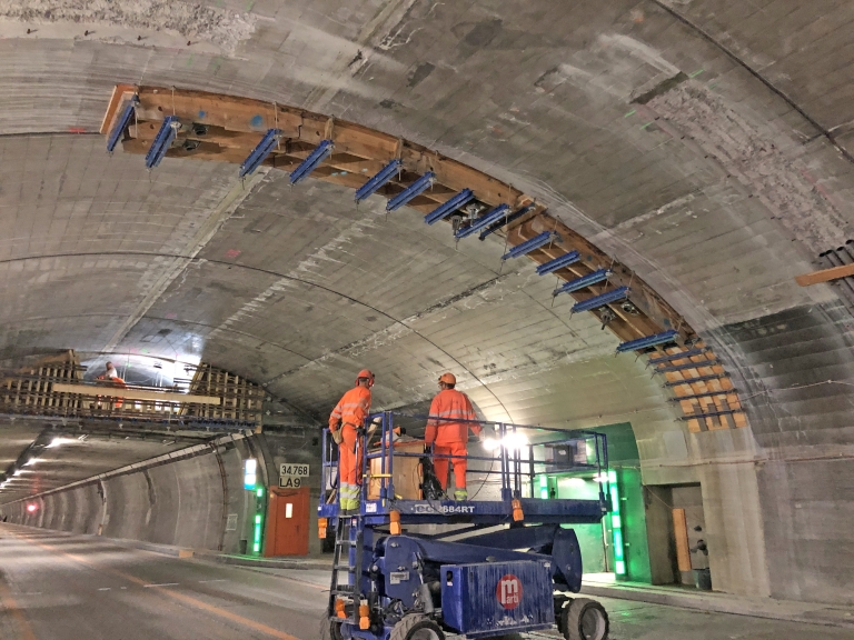 KW42-2022-TUG-QV9-Schalungsarbeiten-Kabelaufstiege-im-Tunnelgewoelbe