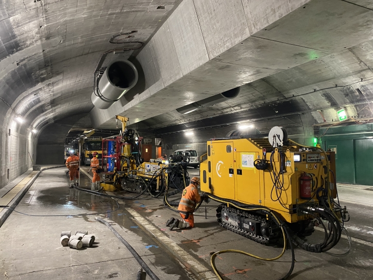 KW47-2021-Giessbachtunnel_HDI-Microjetting-Baugrubensicherung-Ausstellbucht-Mitte_2