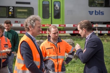 Marc Wagner (K+Z) und Roland Jakob (B&M) mit Marco Habegger, Gesamtprojektleiter BLS